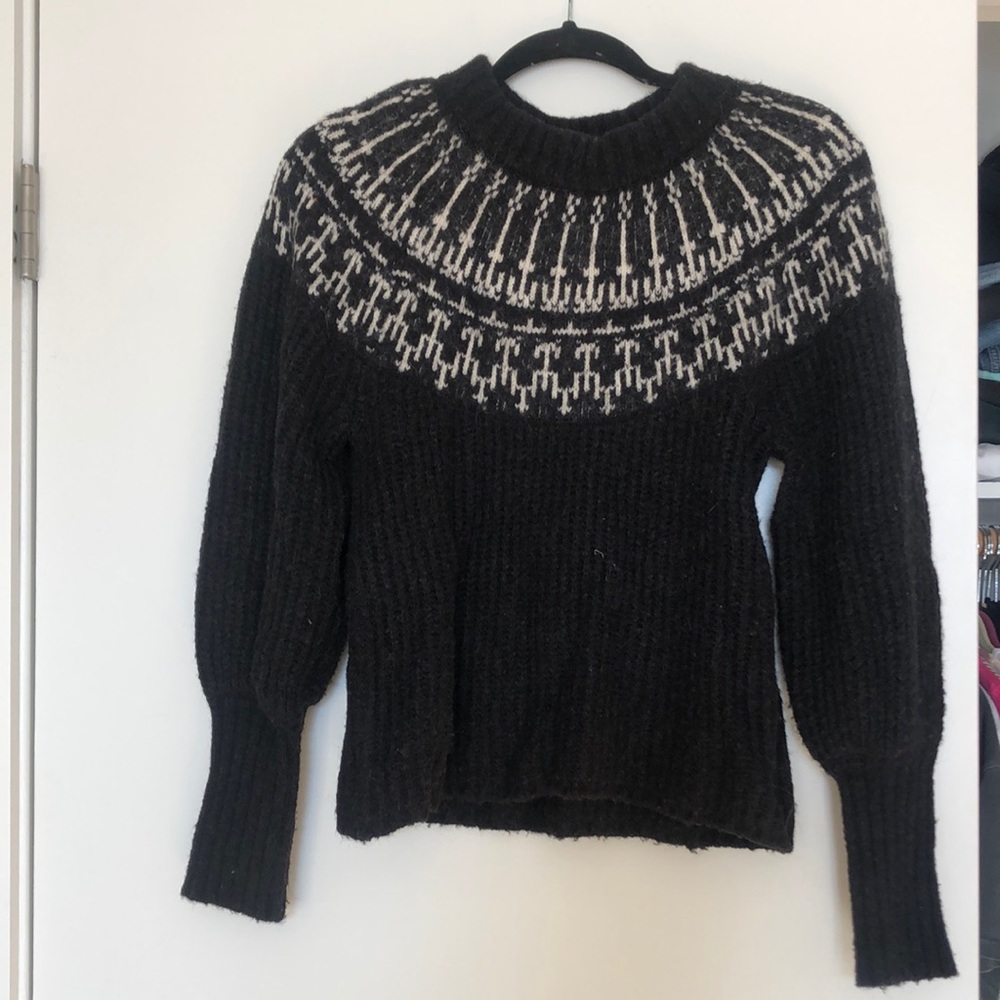 Patterned black sweater
